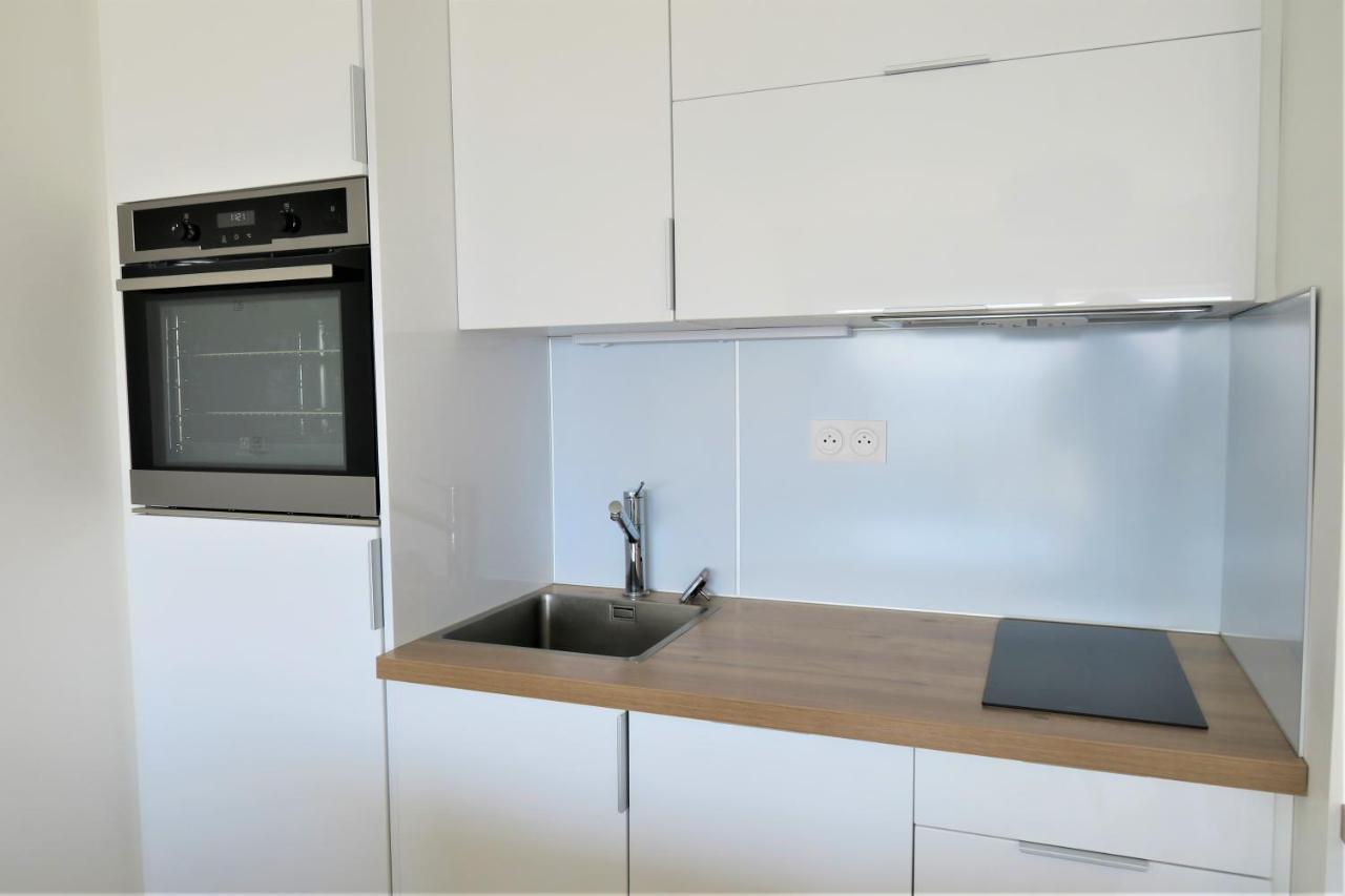 Appartement Bel Rénové Vue Au Port De De Ref 841 *